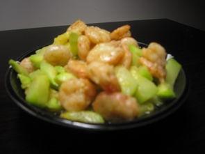 吃角瓜虾仁,鲜美滋味，家常美食新体验