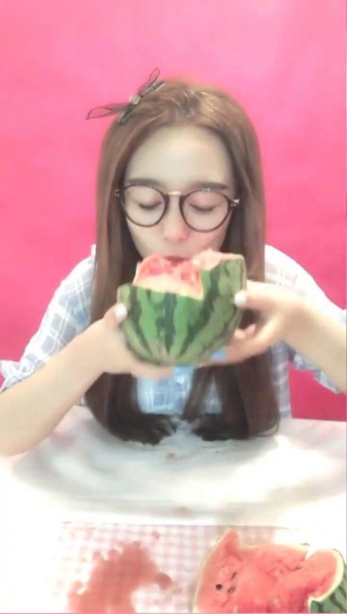 甜妹吃瓜,揭秘娱乐圈那些不为人知的幕后故事