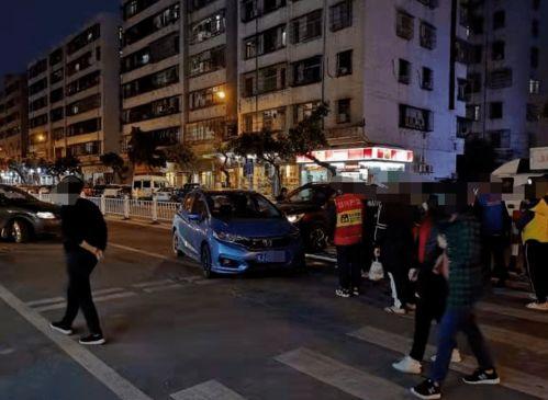 吃瓜看护栏,吃瓜群众视角下的护栏奇观